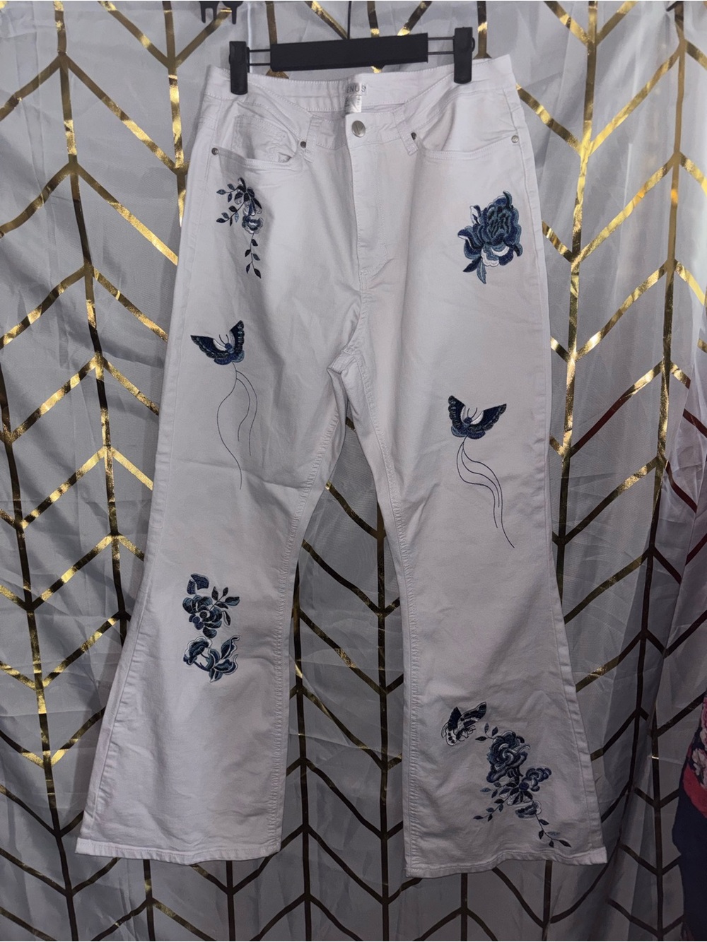 VENUS White High-Rise Button Front Jeans - Picture 1 of 10